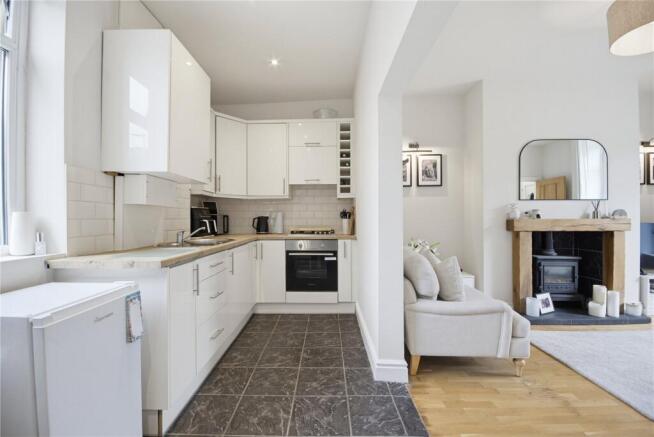 2 bed Terraced for sale Image 6