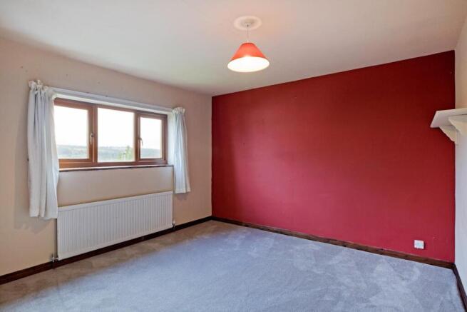 4 bed Detached for sale Image 6