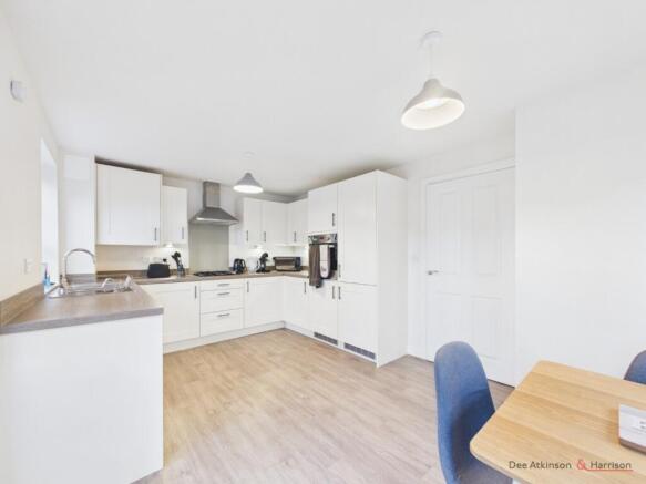 3 bed Semi-Detached for sale Image 7
