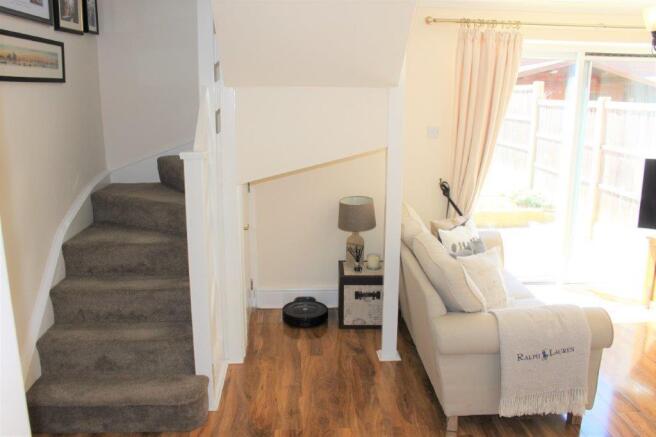 REAR LOUNGE