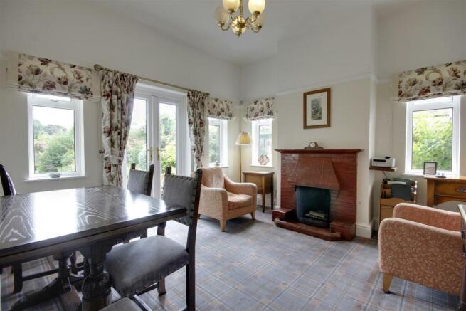 Sitting/Dining Room