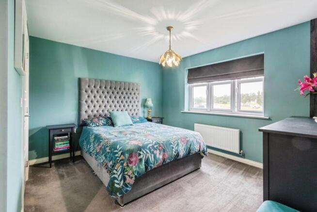 4 bed Detached for sale Image 12
