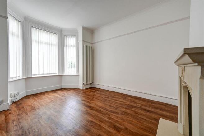 Lounge bay window.jpg