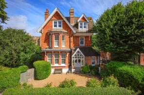 Flat 4, 26 Stanhope Court, Silverdale Road, Eastbourne BN20 7AZ