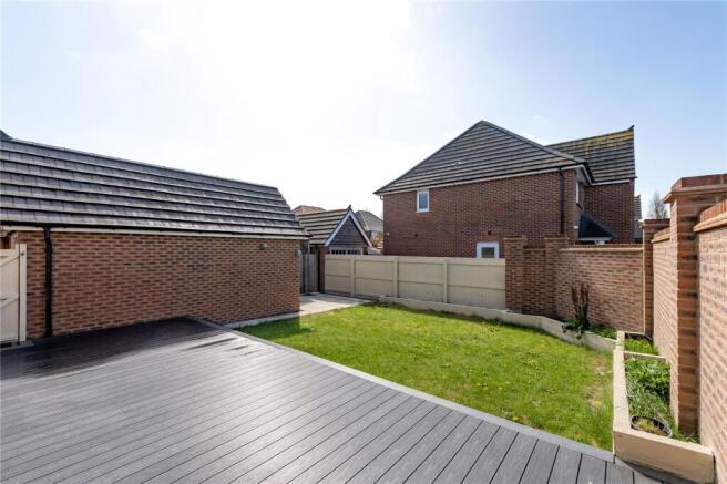 4 bed Detached for sale in leeds