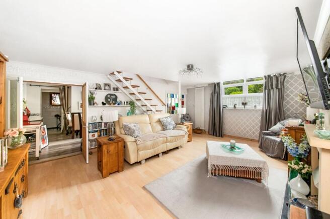 2 bed Terraced for sale Image 2