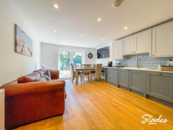 42 Morley Road kitch