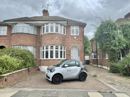 40, Lincoln Avenue, Southgate, London N14 7LH