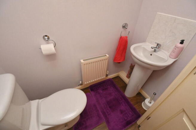 4 bed Detached for sale Image 10