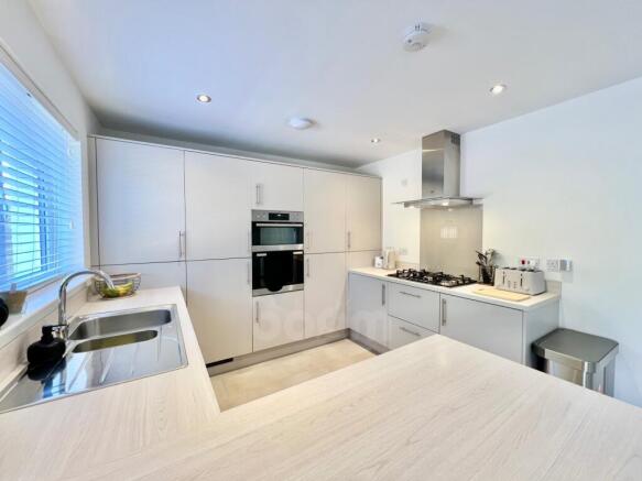 Colville Crescent, Glengarnock kitchen photo