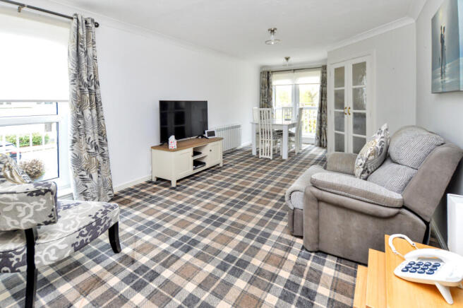 Lounge/ Dining Room