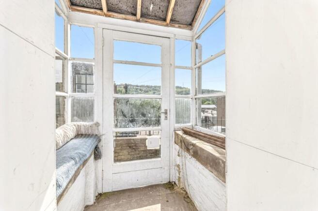 4 bed Terraced for sale Image 9
