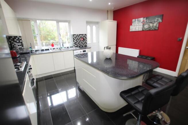 1 bed House Share to rent Image 8