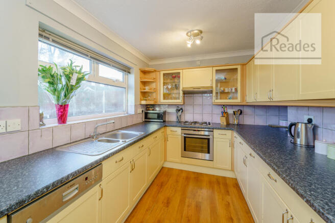 Kitchen/b\'fast rm