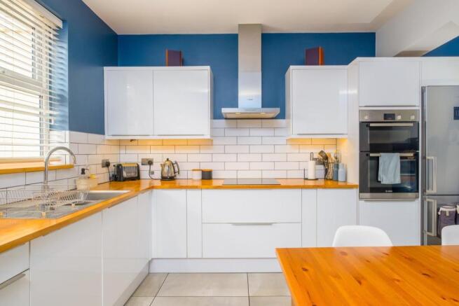 TEERTSYREMOGTNOM02 - Kitchen C.jpg