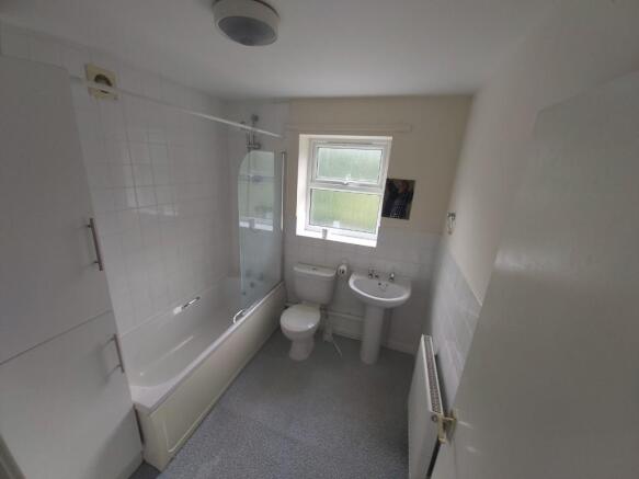 6 bed Detached to rent Image 11