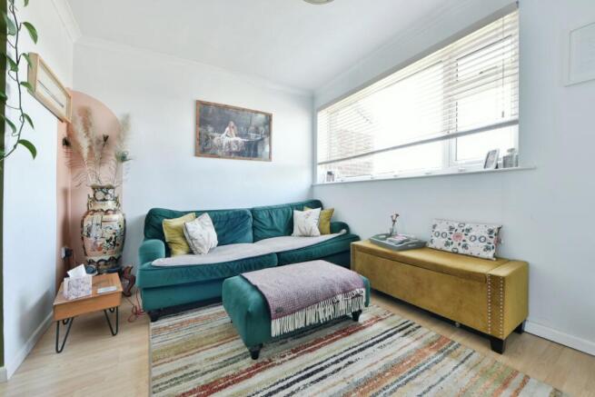 2 bed Town House for sale Image 3