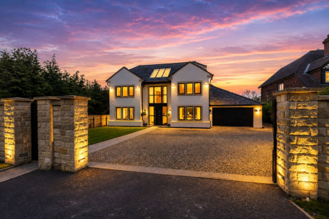 Bowlacre Road, Hyde, SK14