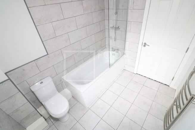 2 bed Apartment to rent Image 10
