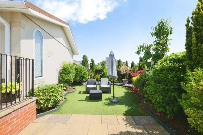 2 bed Park Home for sale Image 4