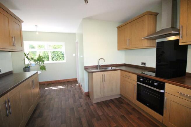 Kitchen2.JPG