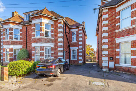 Crabton Close Road, Bournemouth, BH5 1