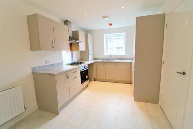 3 bed House to rent Image 5