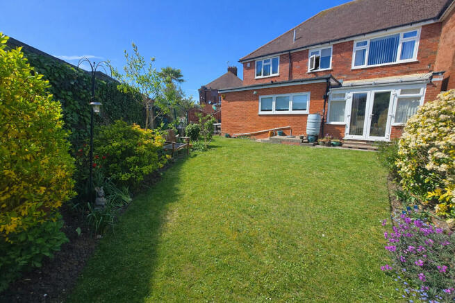 Phoenix Crescent, Southwick photo 4