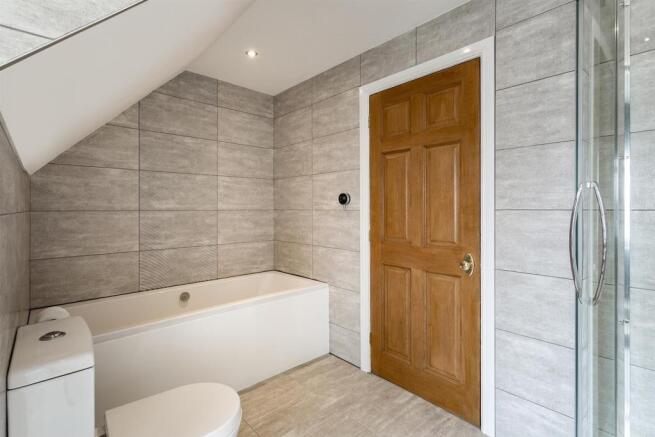 bathroom2.jpg