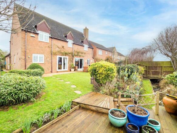 24 Millfield Close-31.jpg