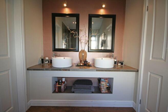 En-Suite Showe...