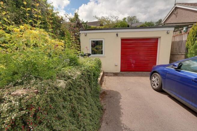 Garage / Workshop