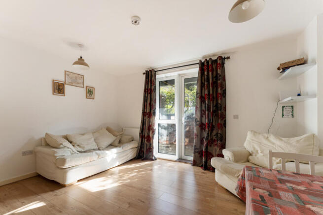 Lacey Drive, middlesex, HA8 photo 3