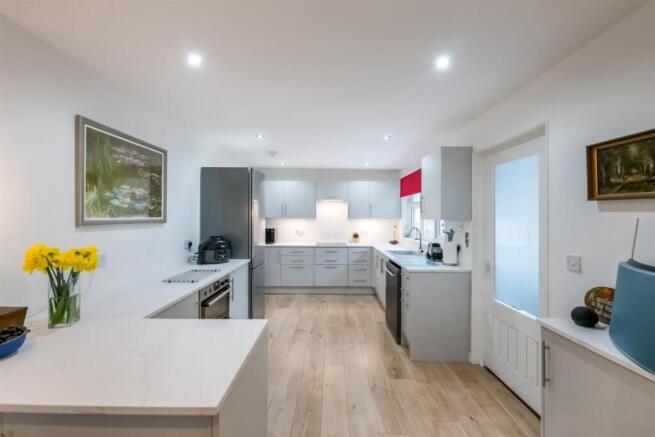 2 Dean Place, Dollar FK14 7HJ photo 3