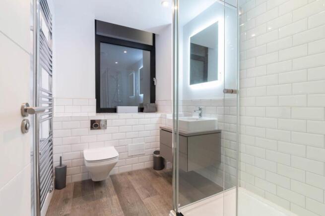 En suite shower room