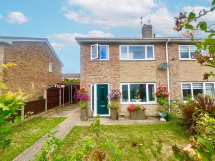 Yew Tree Crescent, Rossington, DN11