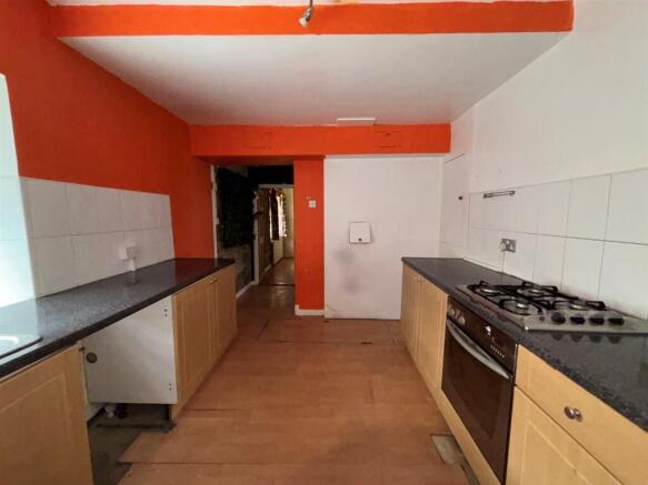 2 bed Ground Flat for sale Image 6