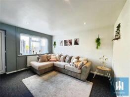 40, Howden Close, Cowlersley, Huddersfield HD4 5XB