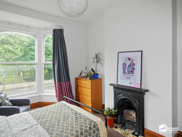 4 bed Terraced for sale Image 9