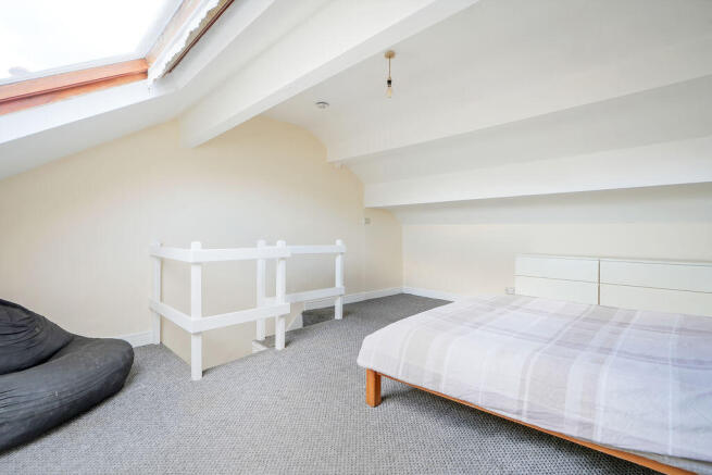 3 bed Terraced to rent Image 7