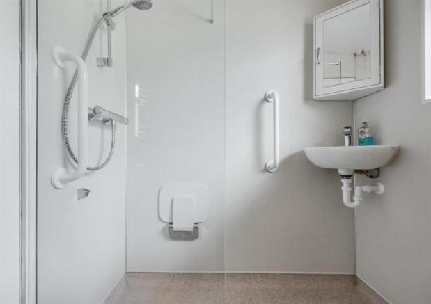 Bathroom_1.jpeg