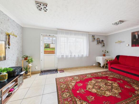 3. CAM04922G0-PR0105-STILL007