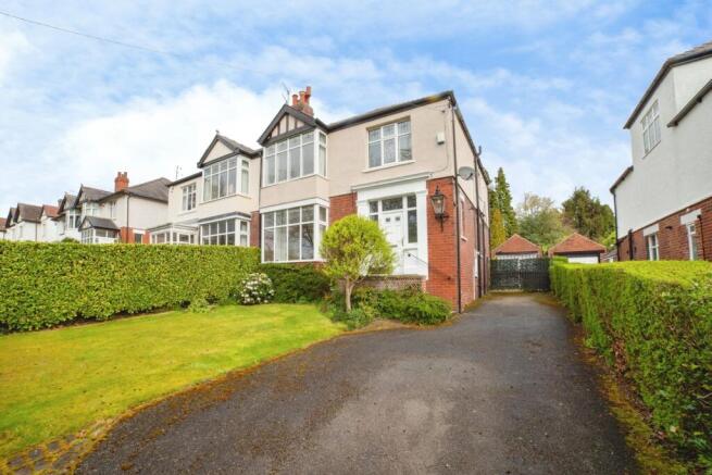 4 bed Semi-Detached for sale Image 8