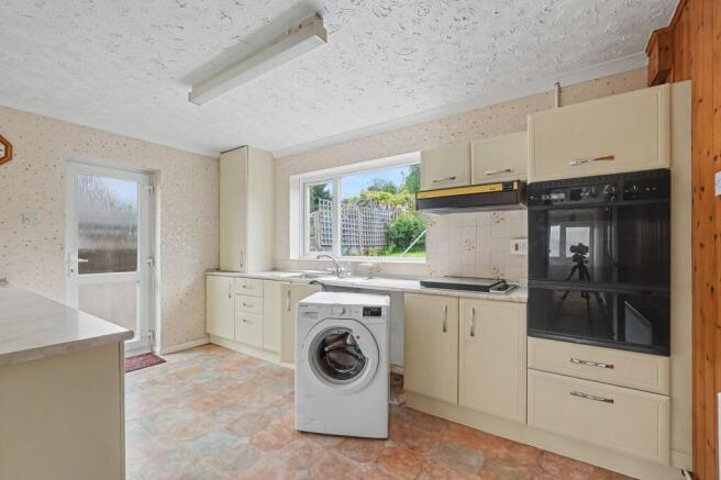Toddington Crescent, Chatham, ME5 photo 4