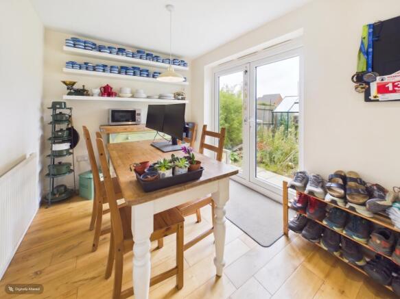 3 bed Semi-Detached for sale Image 7