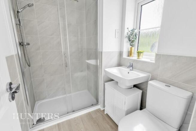En-suite bathroom