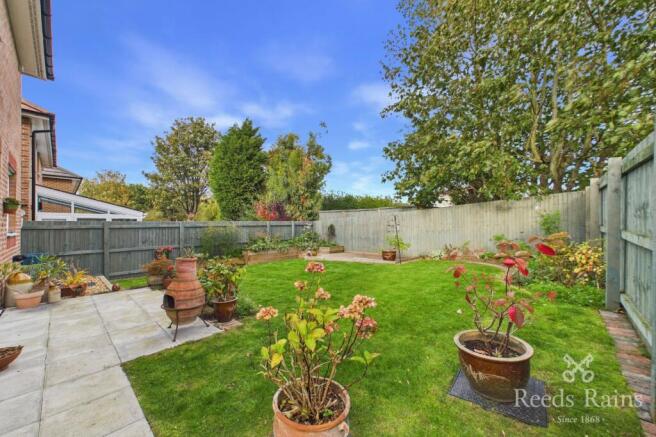Sandringham Drive, Tingley, Wakefield, West Yorkshire, WF3 photo 4