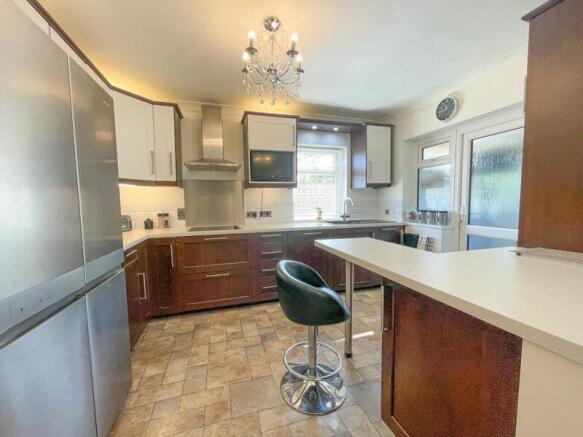 Fitted Kitchen/Breakfast Room