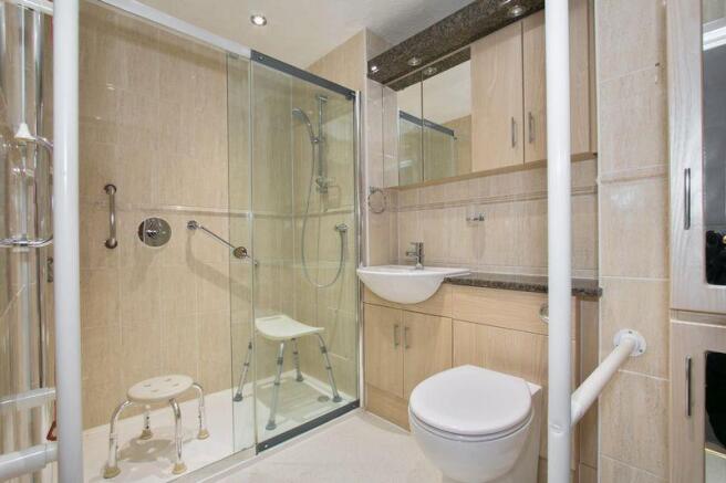 SHOWER ROOM