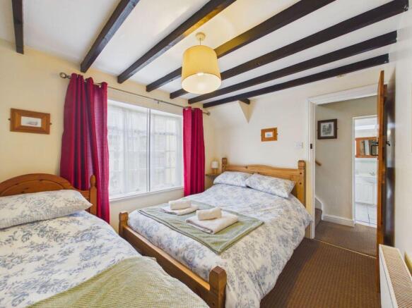 2 bed Cottage for sale Image 7
